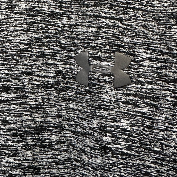 EUC Under Armour Black and Gray HeatGear Pullover Size‎ 2XL - Picture 2 of 4